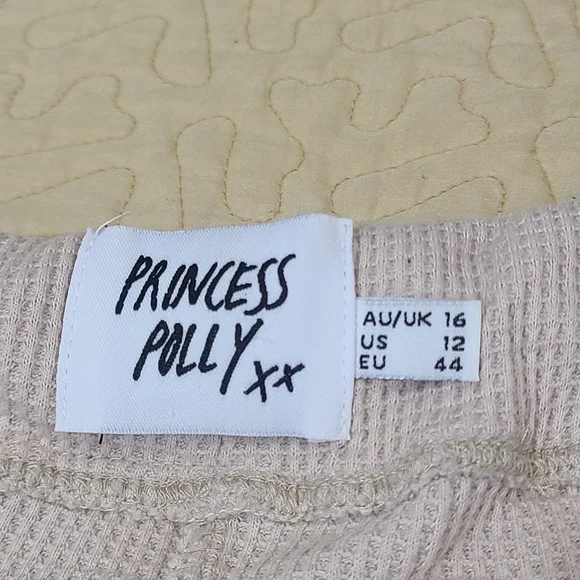 Princess Polly waffle knit high waist ruffle shorts size 12 - Picture 5 of 7